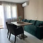 Catina's Апартамент Бургас